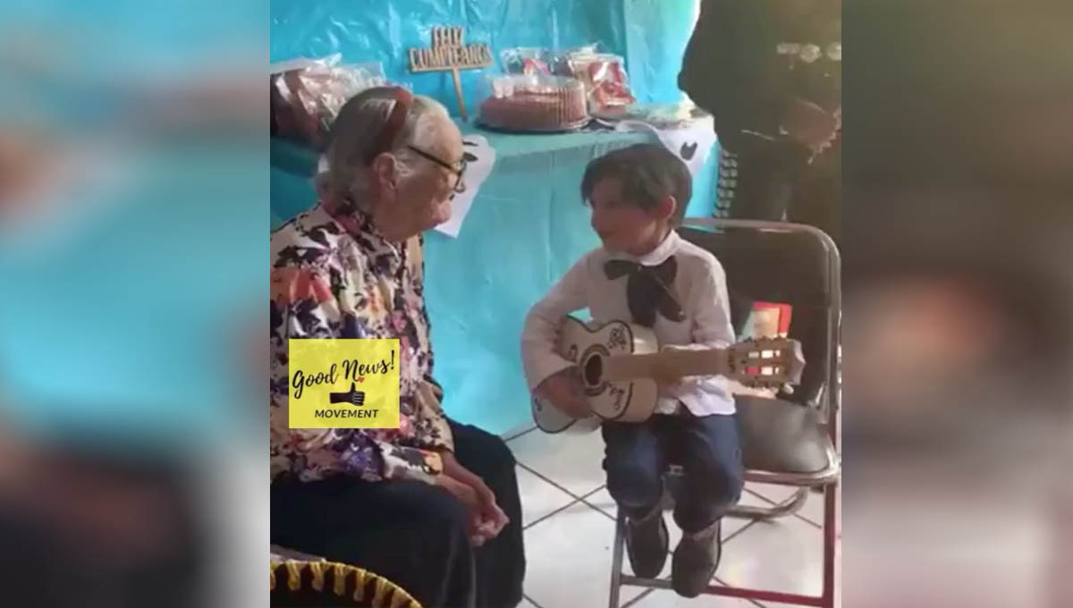 Niño que canta Recuérdame a su abuelita y se hace viral