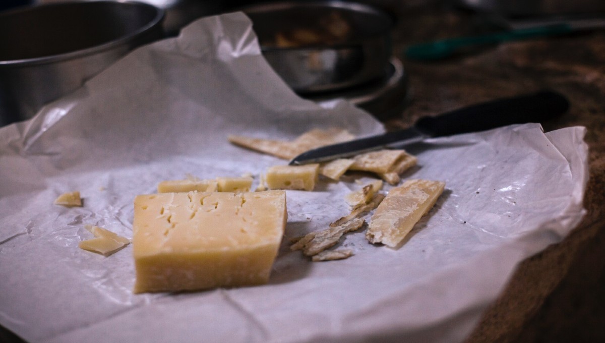 ¿Cómo distinguir el queso de los “plastiquesos”?