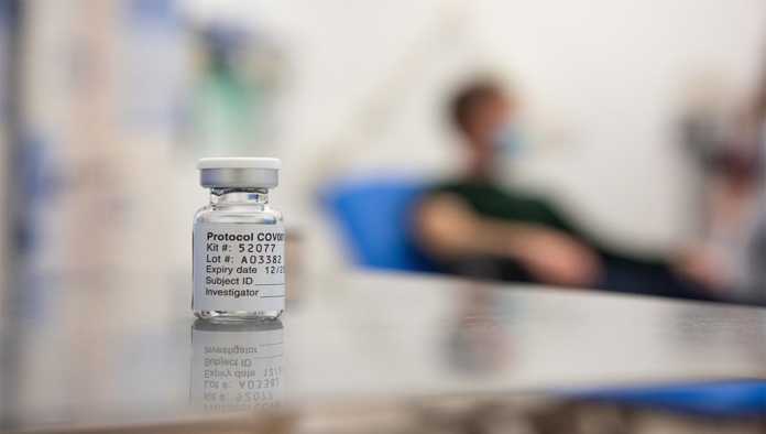 AstraZeneca y la Universidad de Oxford presentan resultados de vacuna