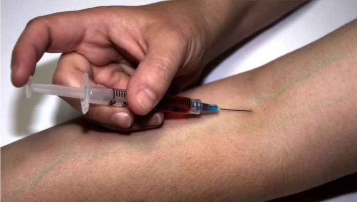 Vacuna contra el VIH reduce 89% riesgo de contagio en mujeres
