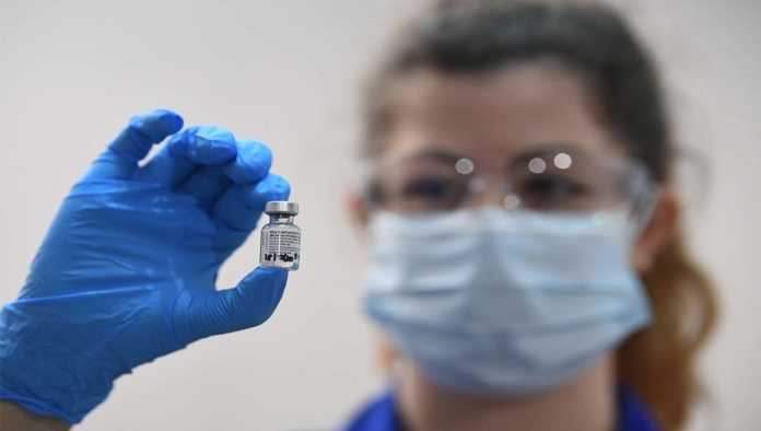 Canadá aprueba uso de vacuna de Pfizer