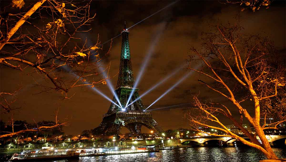 Francia celebrará Navidad y Año Nuevo con toque de queda endurecido