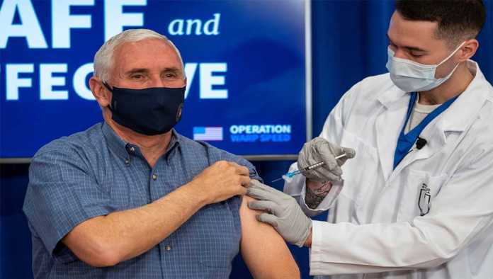 Mike Pence recibe la vacuna COVID-19