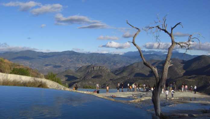 Hierve el Agua maravilla natural de Oaxaca