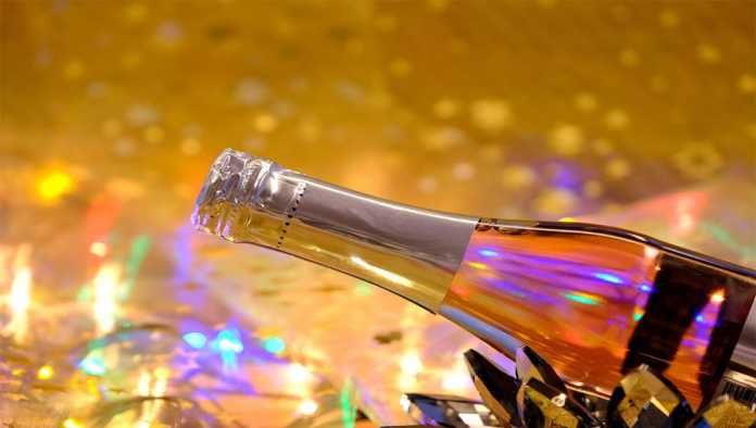 Botella de champagne para celebrar el Año Nuevo