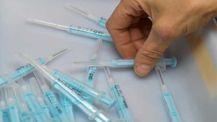 UNAM busca brigadistas para campaña de vacunación contra COVID-19