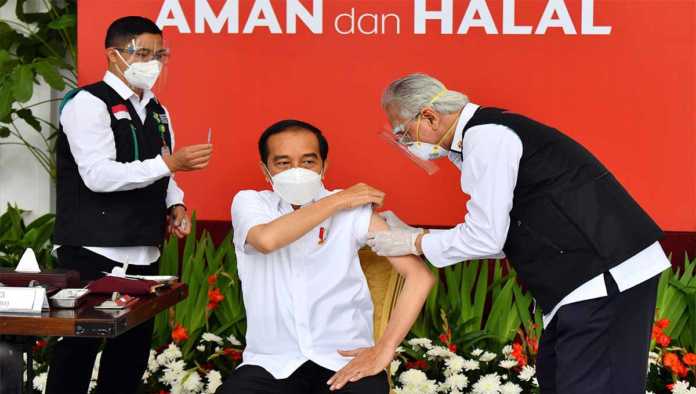 Presidente de Indonesia recibe la vacuna contra COVID-19