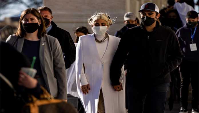 Lady Gaga llegando al Capitolio