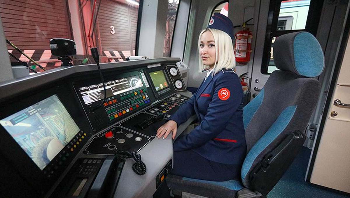 Una de las primeras mujeres conductoras del Metro de Moscú
