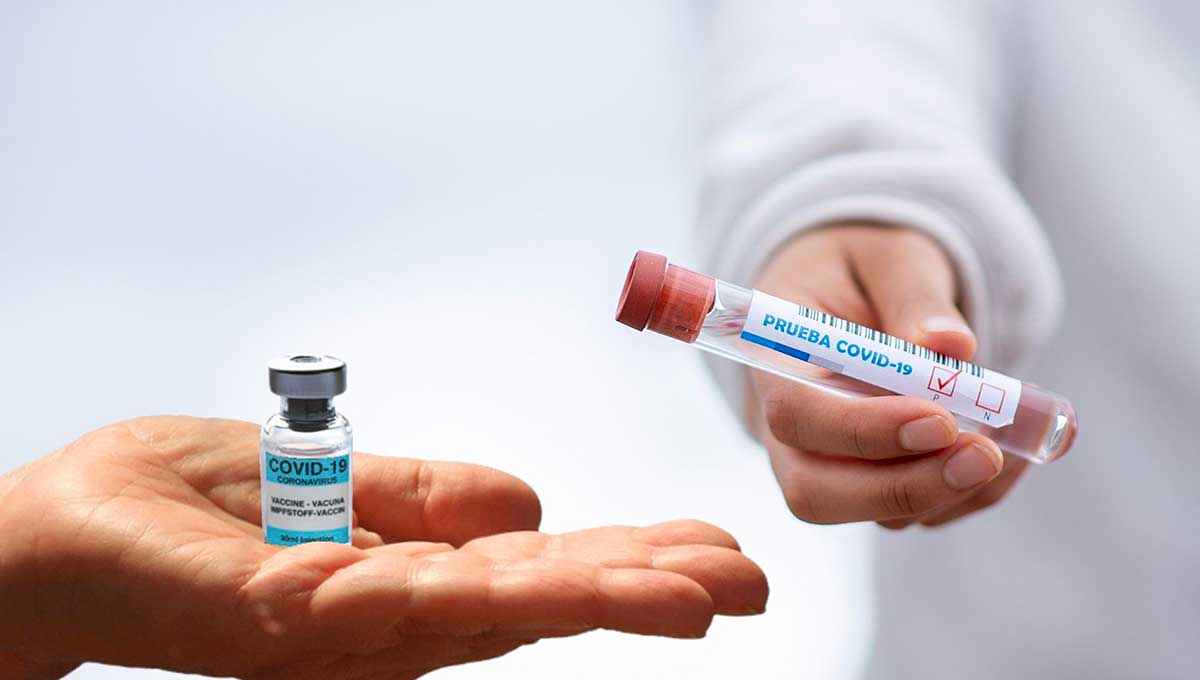 Vacuna AstraZeneca 'no parece ofrecer protección' contra variante sudafricana de Covid-19, según estudio