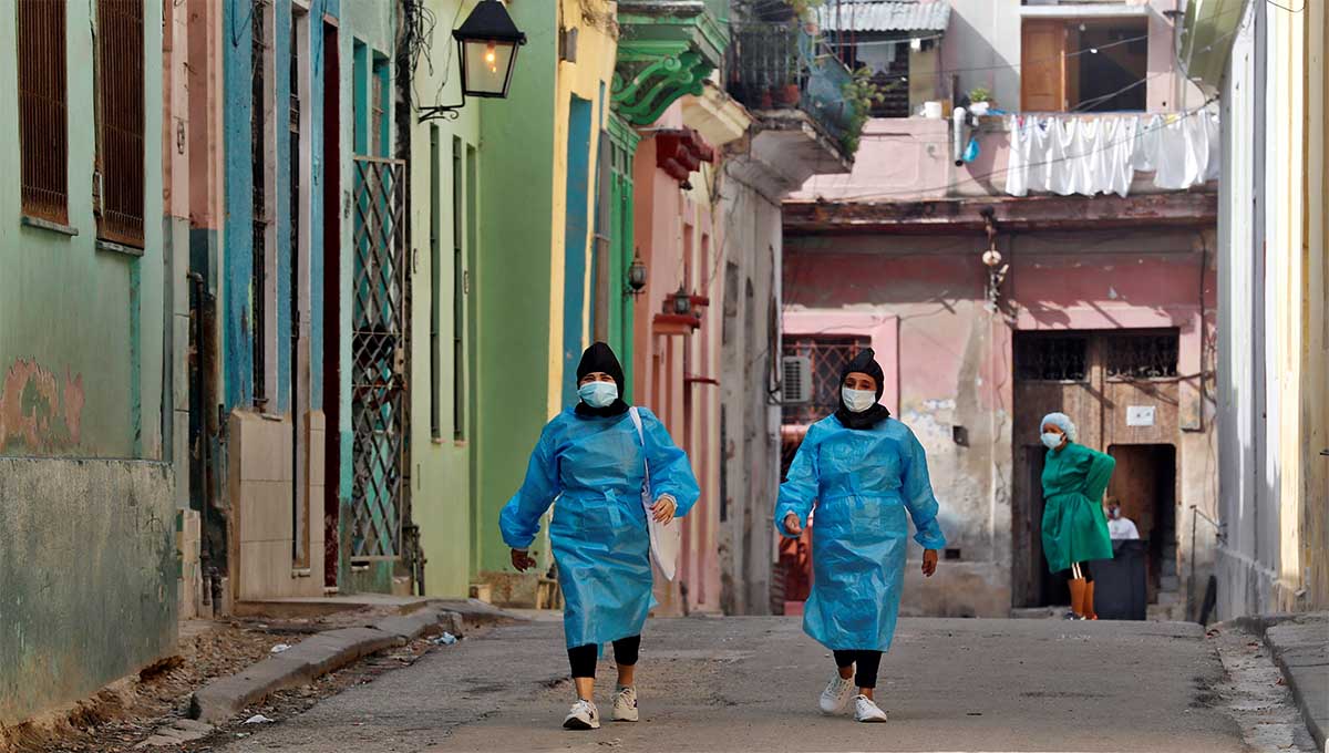 Médicos cubanos atienden pandemia de Covid-19