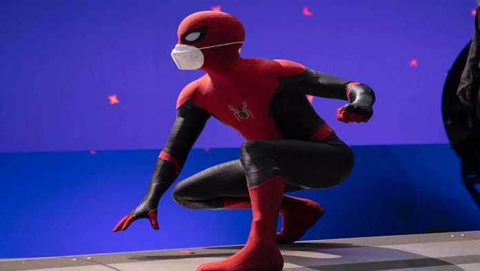 Tom Holland interpreta a Spider Man