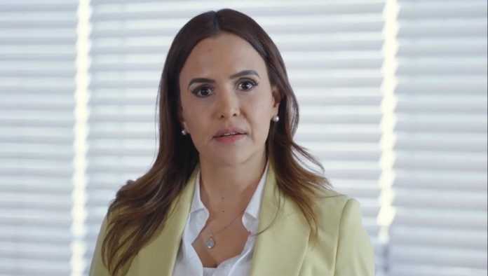 Clara Luz Flores