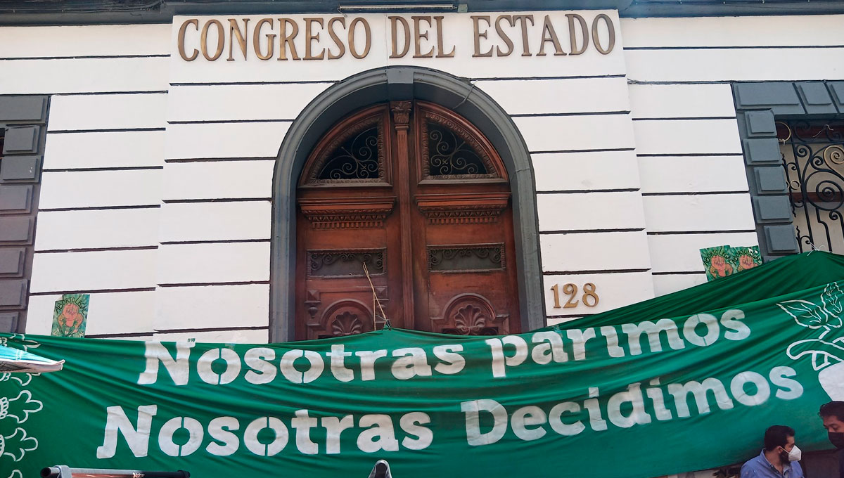 Turnan a comisiones dictamen para despenalizar aborto en Puebla