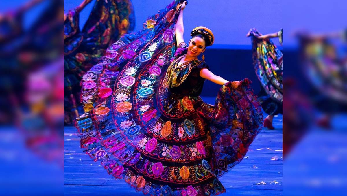 Bailarina del Ballet Folklórico de Amalia Hernández