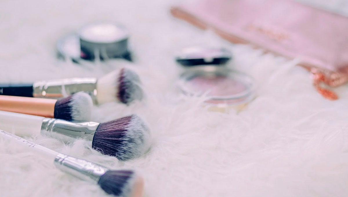 Cinco tips para que tu base de maquillaje dure más tiempo