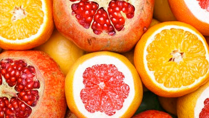 Bebidas refrescantes con frutas de temporada